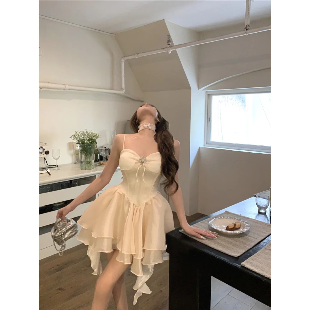 生日蓬蓬气质小黑裙夏季抹胸连衣裙独特百搭2025年女装荷叶边短裙