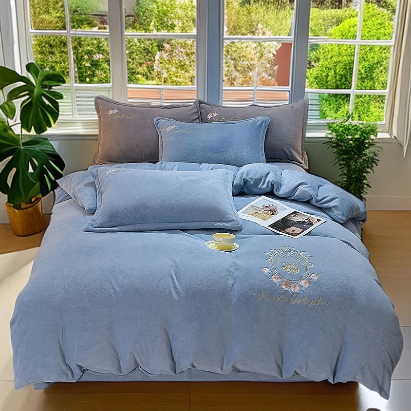 梦露牛奶柔软亲肤刺绣花纹绣花精美奶绒加厚双面纯色绒梦露