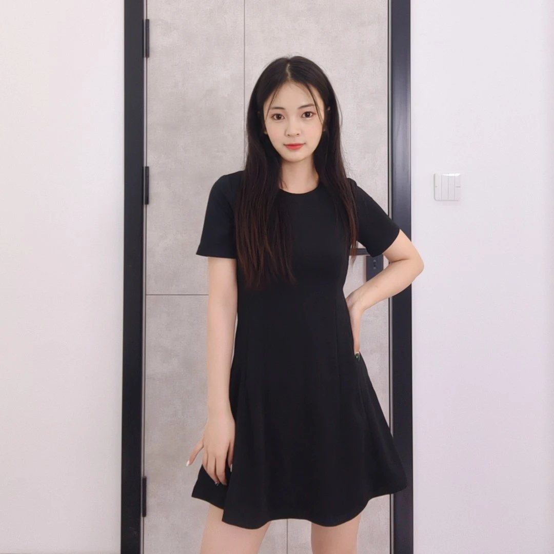 经典圆领显瘦收腰修身遮肚子连衣裙黑色女装短袖小黑裙