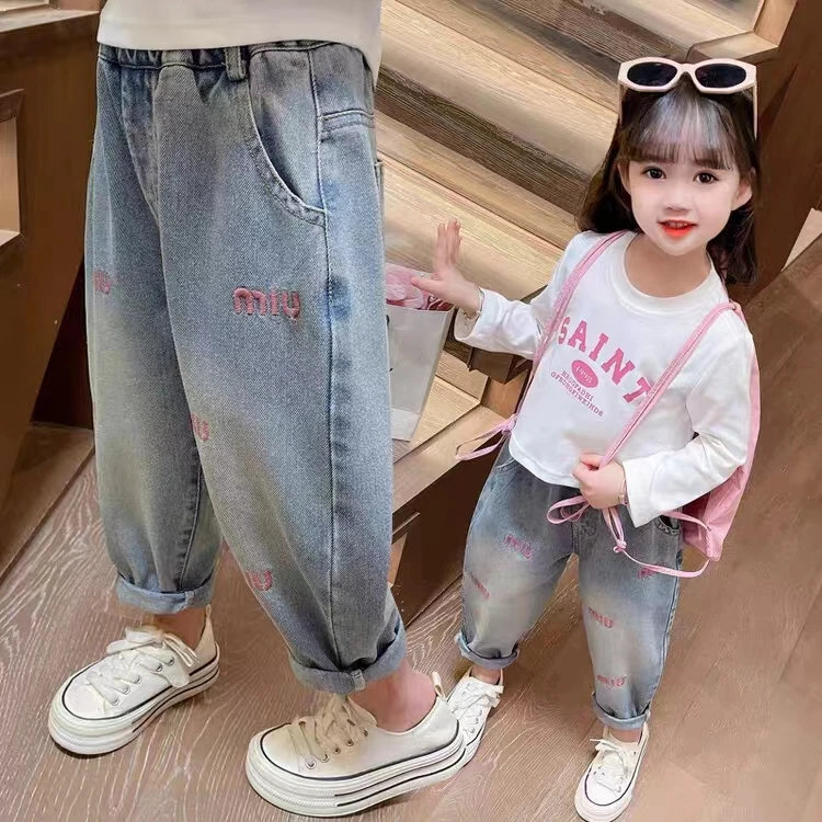 宝宝牛仔裤春秋装新款宝宝洋气宽松休闲罗卜裤小童秋款韩版长裤