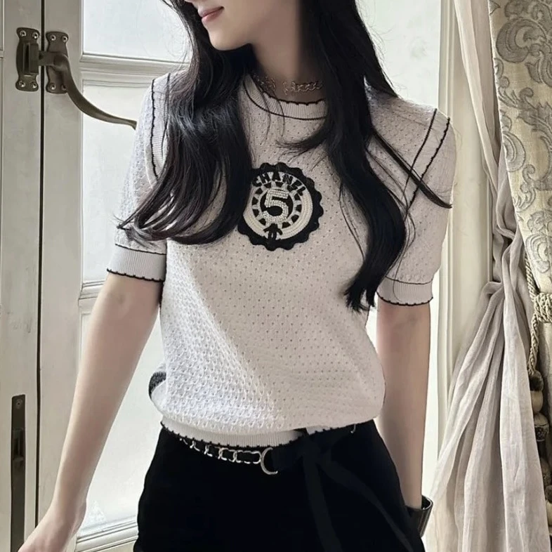 99新 Chanel/香奈儿  34码23C早春度假5号徽章黑白短袖针织上衣