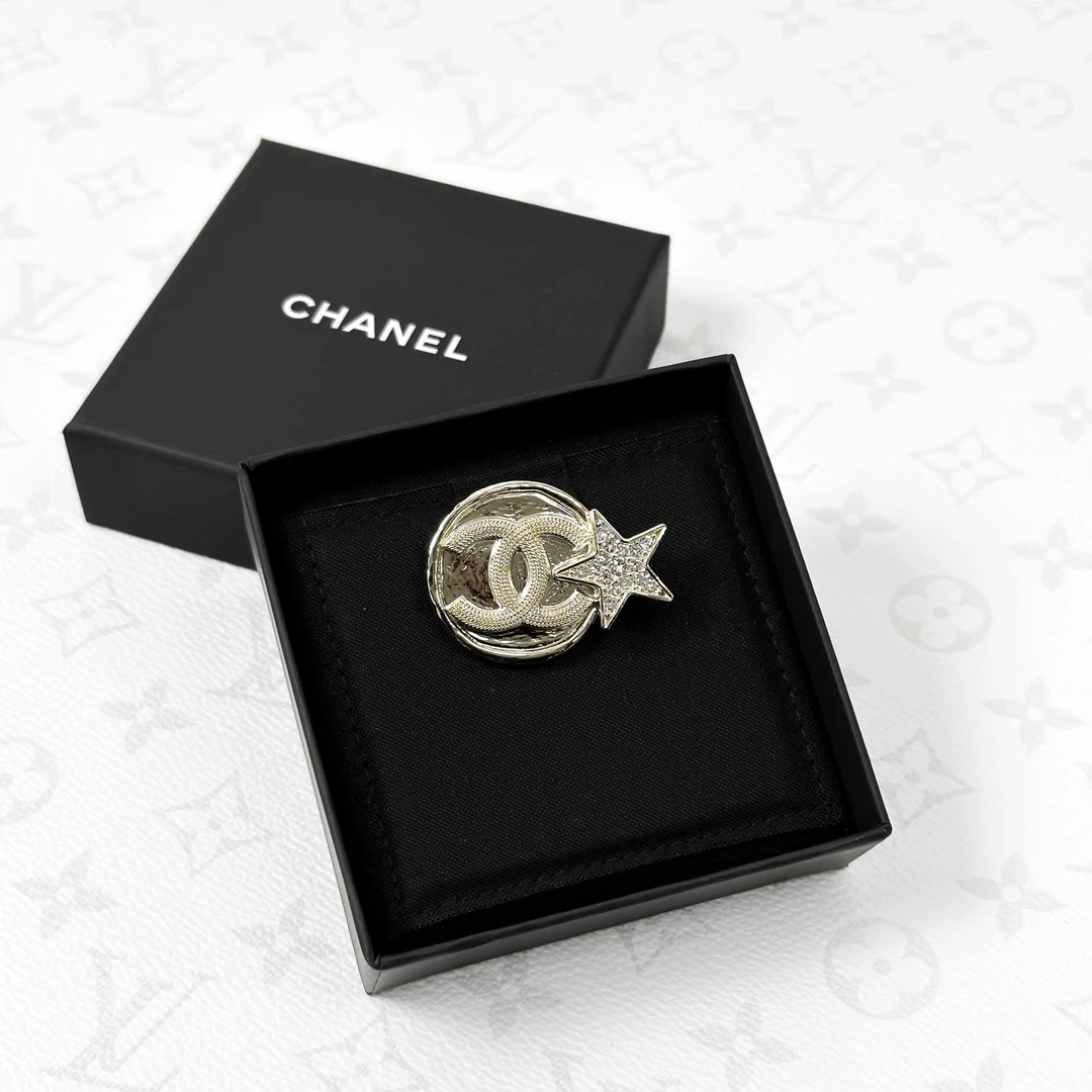 99新 Chanel/香奈儿 23B金色双C五角星镶钻胸针