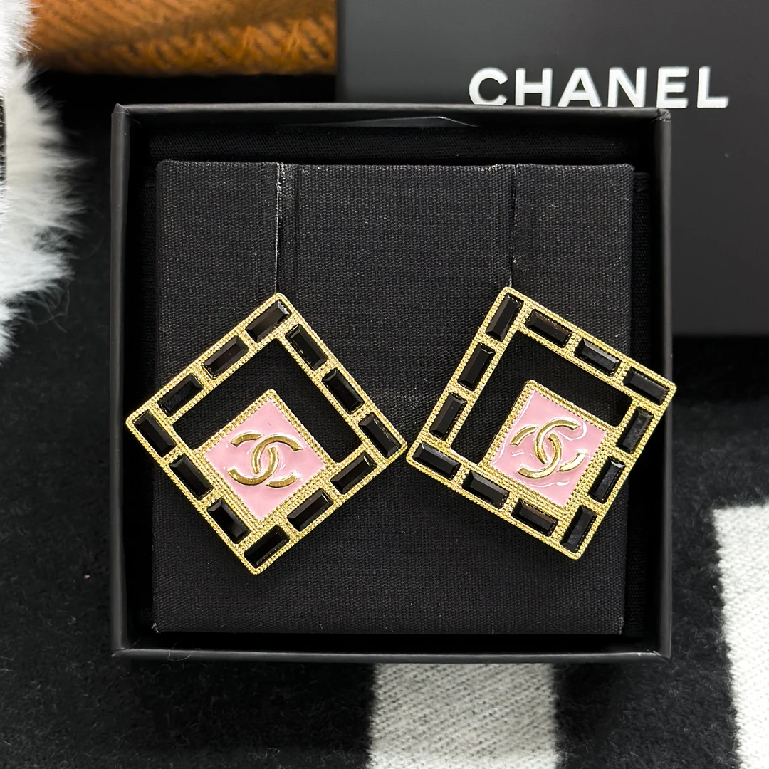99新 Chanel/香奈儿 24S粉色菱形方形耳钉