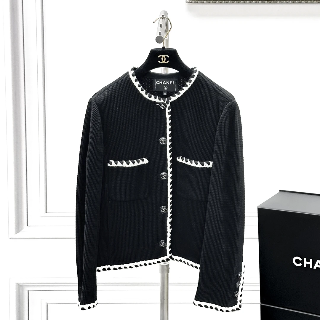 99新 Chanel/香奈儿  38码21C早春黑色白边华夫外套