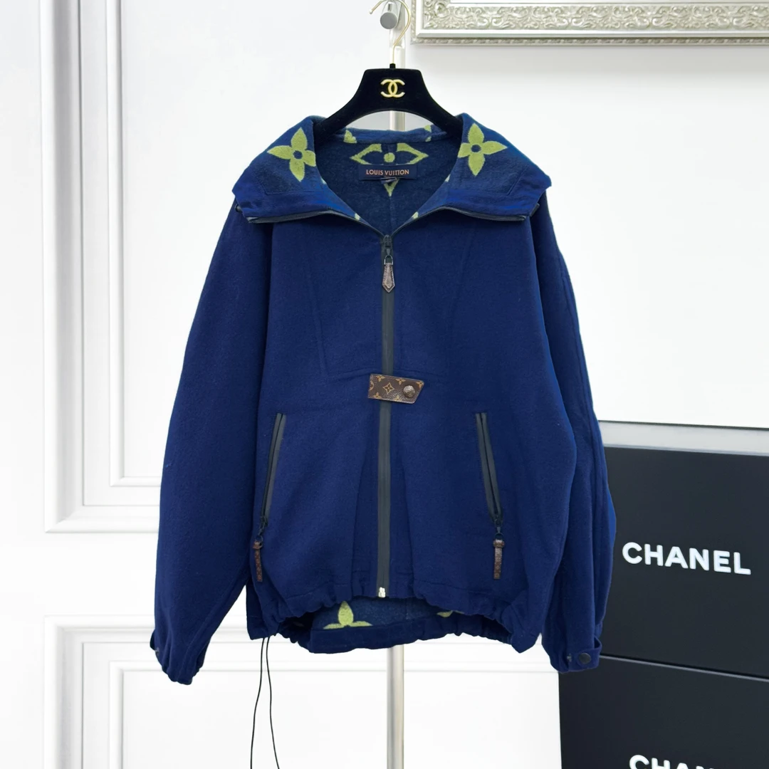 99新 LouisVuitton/路易威登 34码蓝色连帽羊毛外套，短款大衣