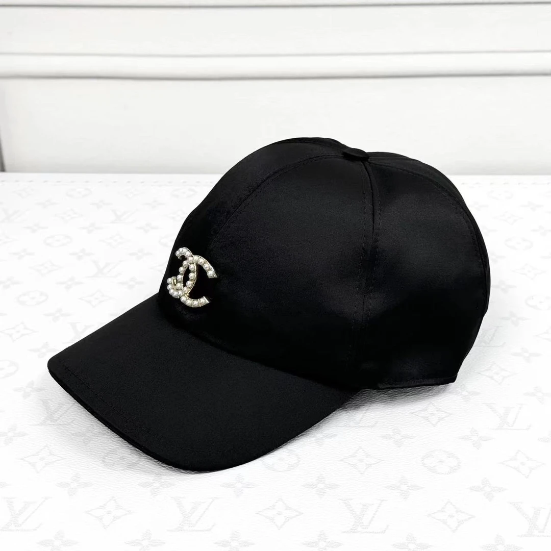 99新 Chanel/香奈儿  黑色 缎面 珍珠双C 棒球帽