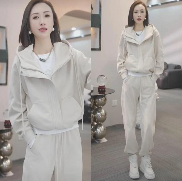 00秋冬穿搭一整套新款连帽加厚卫衣束脚裤运动风时尚休闲两件套