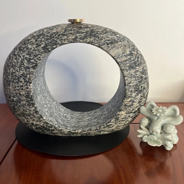 鹅卵石圆月倒流香