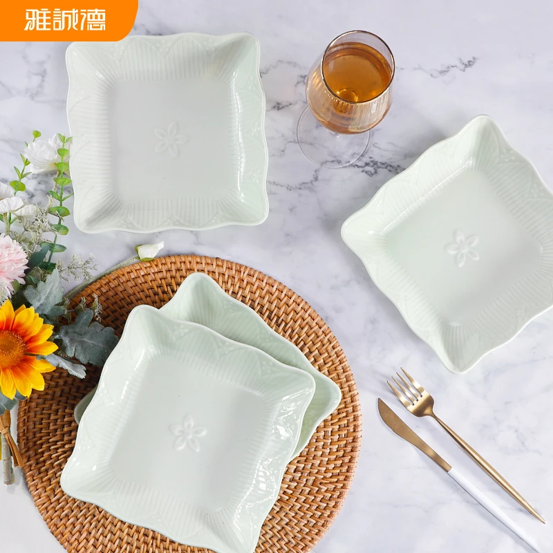 荷塘不描金7.8英寸四方盘花边盘4个（微瑕疵 无底标）