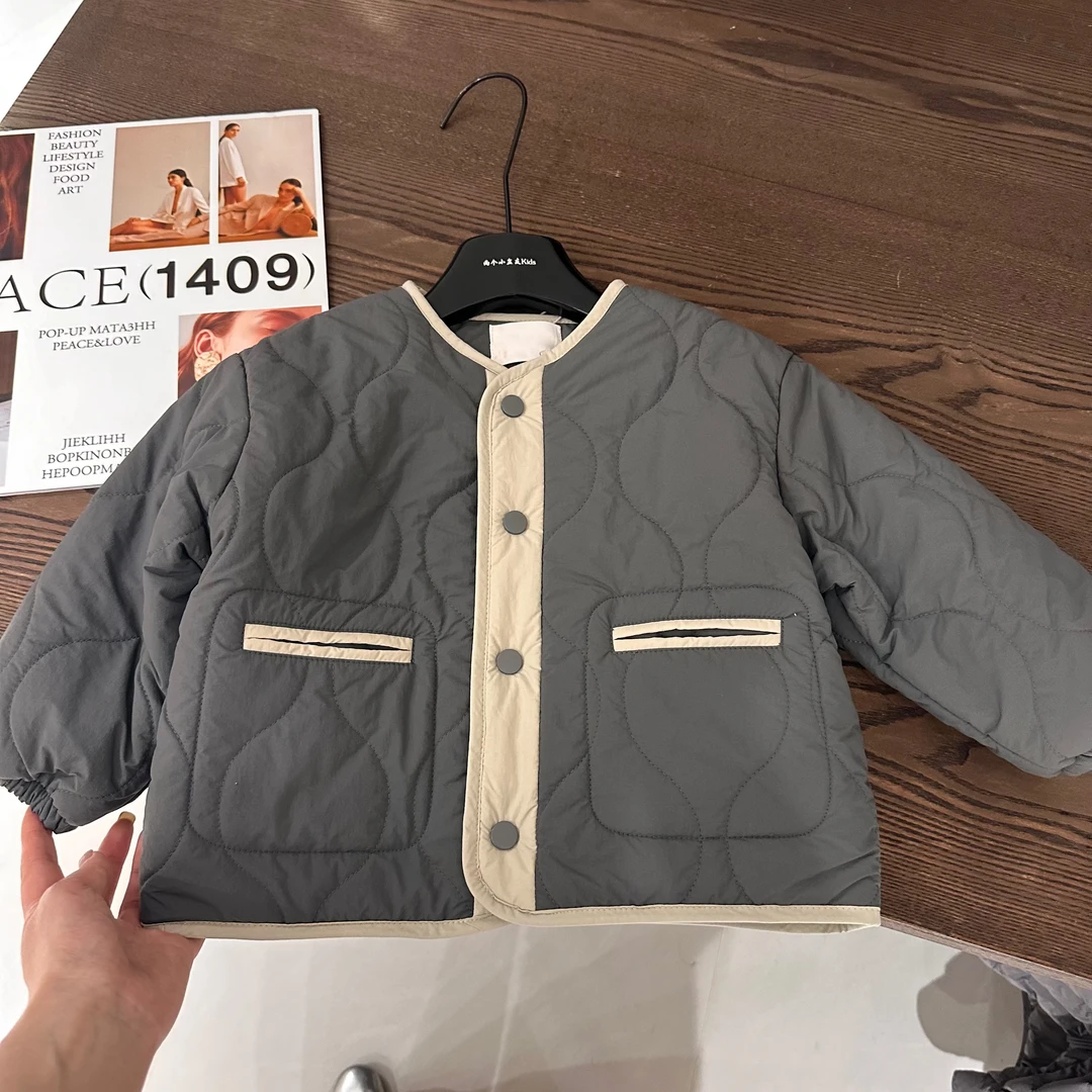 【两个小盆友】2024秋冬新款儿童深系拼色休闲宽松轻薄棉服外套2666