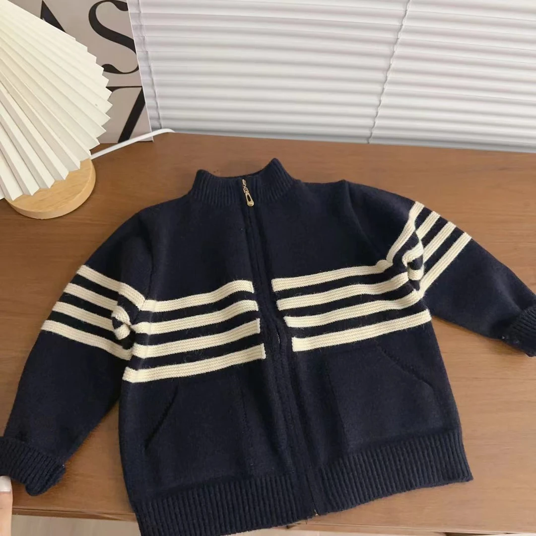 【两个小盆友】2024春儿童中大童学院风条纹针织开衫半高领毛衣9016