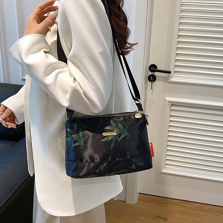 JINGPIN【正品】新款尼龙休闲斜挎包时尚印花女包女士包包斜挎包