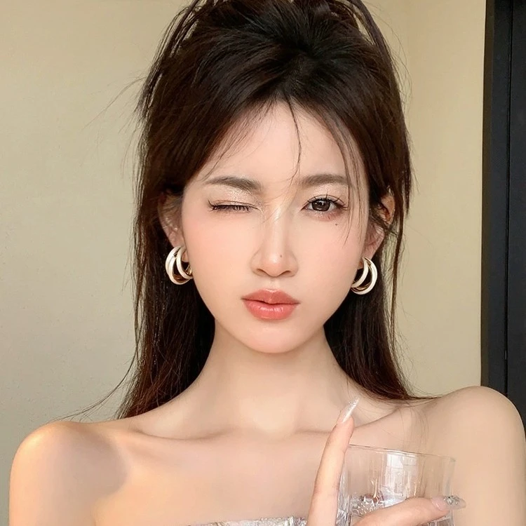 简约多层滴釉C形耳环小众设计感高级感耳钉女2023年新款轻奢耳饰