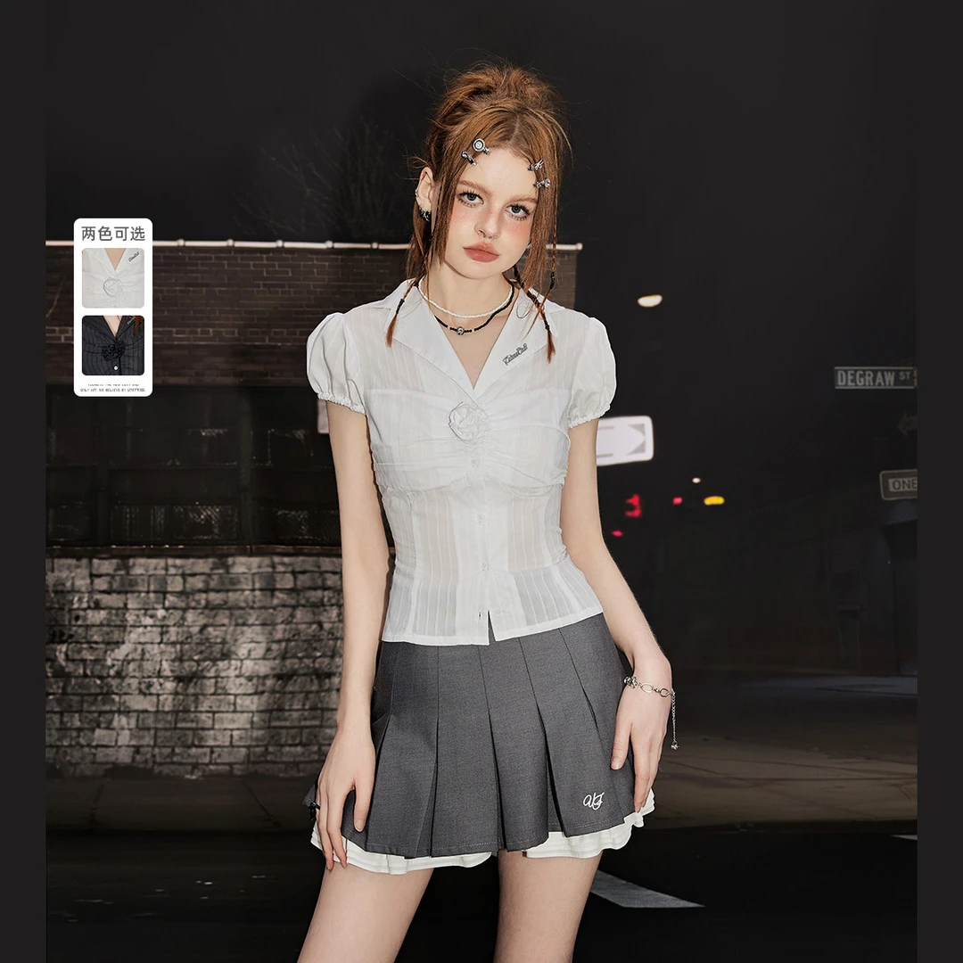 unifree纯欲风玫瑰装饰时髦减龄修身短款V领衬衫时尚白色设计感