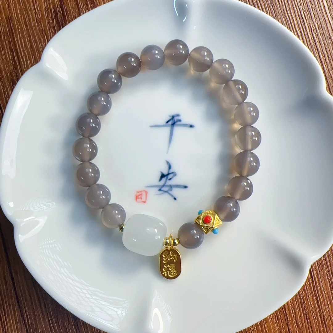 灰玛瑙+小福牌吊坠手串