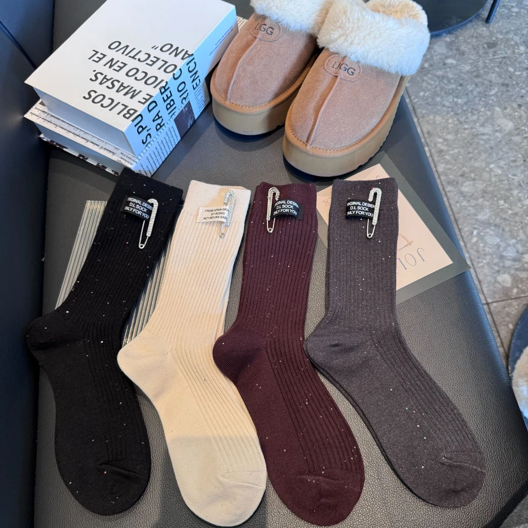 秋冬星空重工水钻别针双针亮片布标高级感爆款洋气新款中筒袜袜子