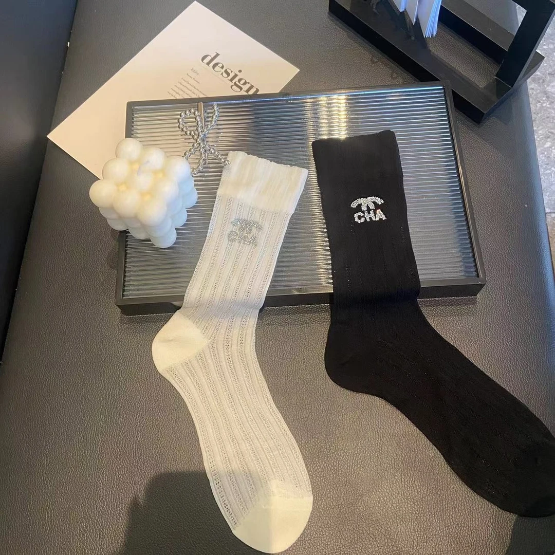 夏季超薄烫钻透气中筒袜轻奢高端饰品袜高颜值外穿洋气小众女袜