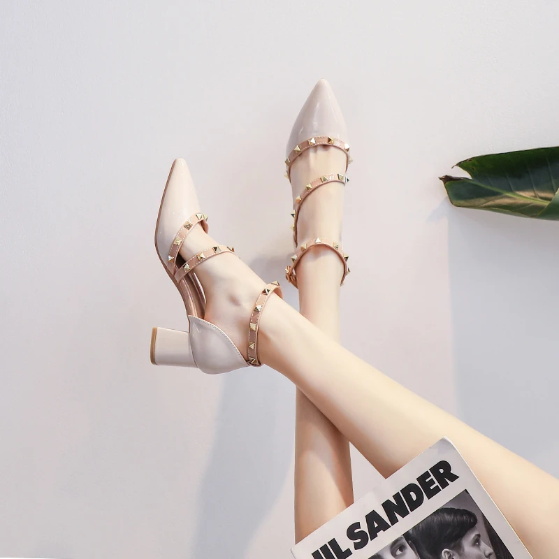 凉鞋女款2025新款爆款高级感百搭鞋子配裙子包头女鞋粗跟高跟鞋女