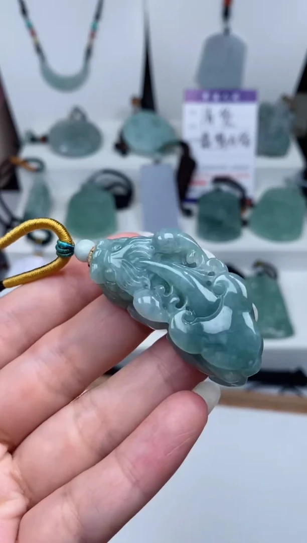 【闪购商品】翡翠颈饰未镶嵌吊坠