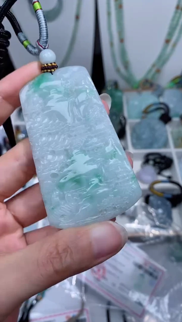 【闪购商品】翡翠颈饰未镶嵌吊坠