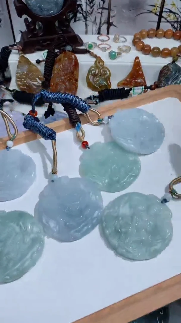 【闪购商品】翡翠颈饰未镶嵌守护神吊坠多样性发一件