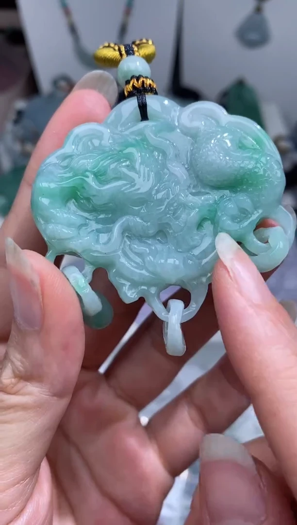 【闪购商品】翡翠颈饰未镶嵌吊坠
