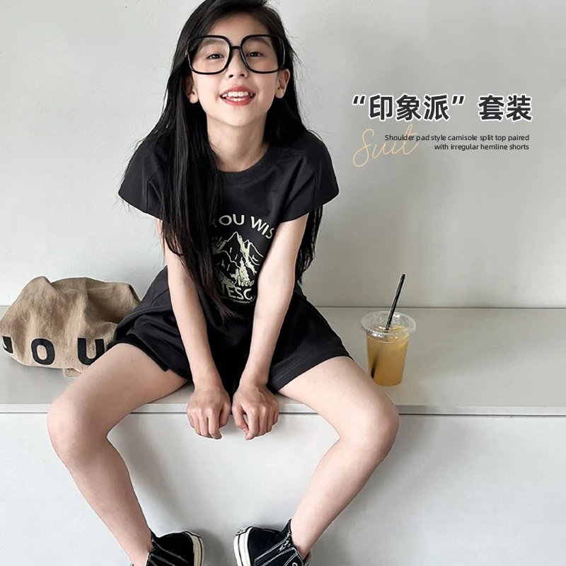 【印象派】夏季小众设计感垫肩式坎肩开叉T恤不规则脚口短裤套装
