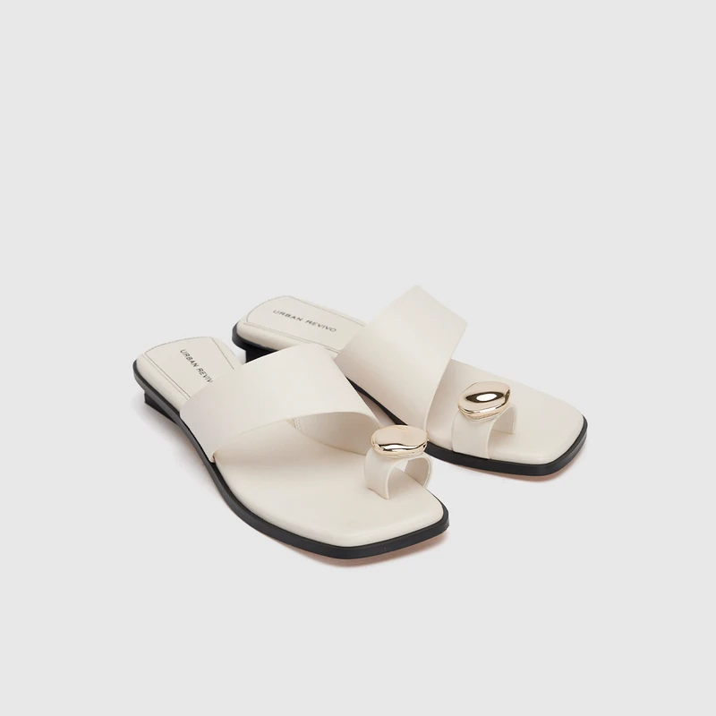 URBAN REVIVO夏季新款女士时尚金属装饰夹趾拖鞋UAWS40081