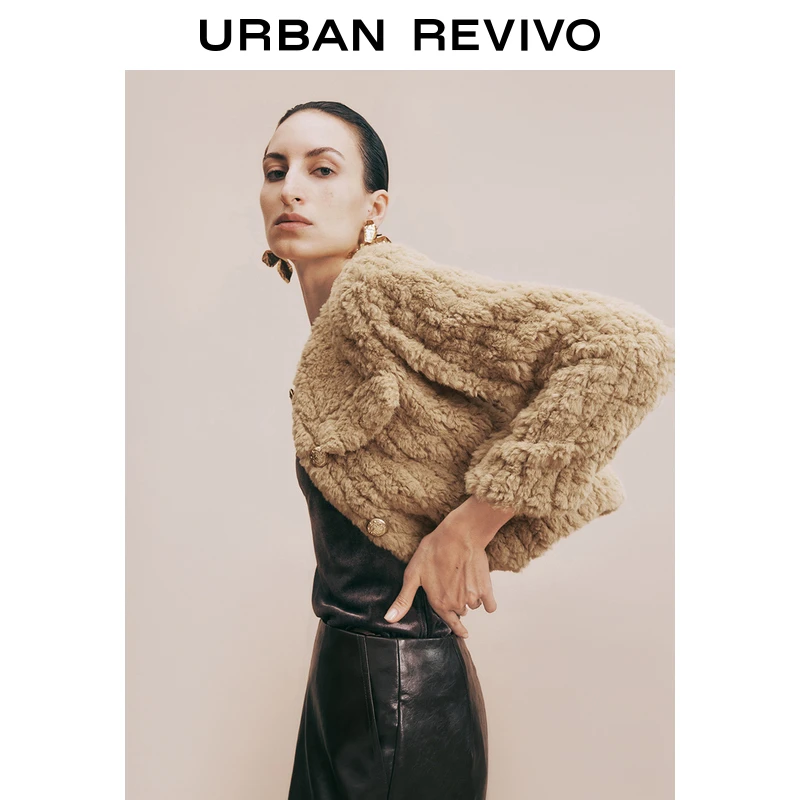 UR2024秋冬新款女装质感小香金属扣毛绒感圆领外套UWG130080