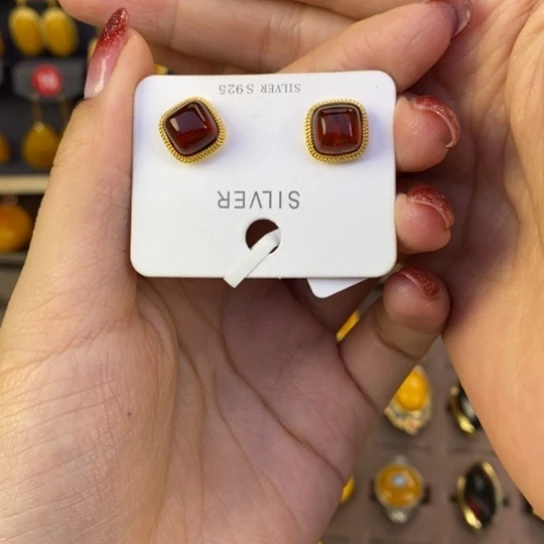 血珀耳饰银S925镶嵌耳钉