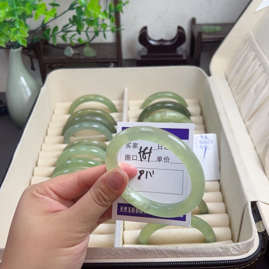 岫玉手镯未镶嵌n j j j jk