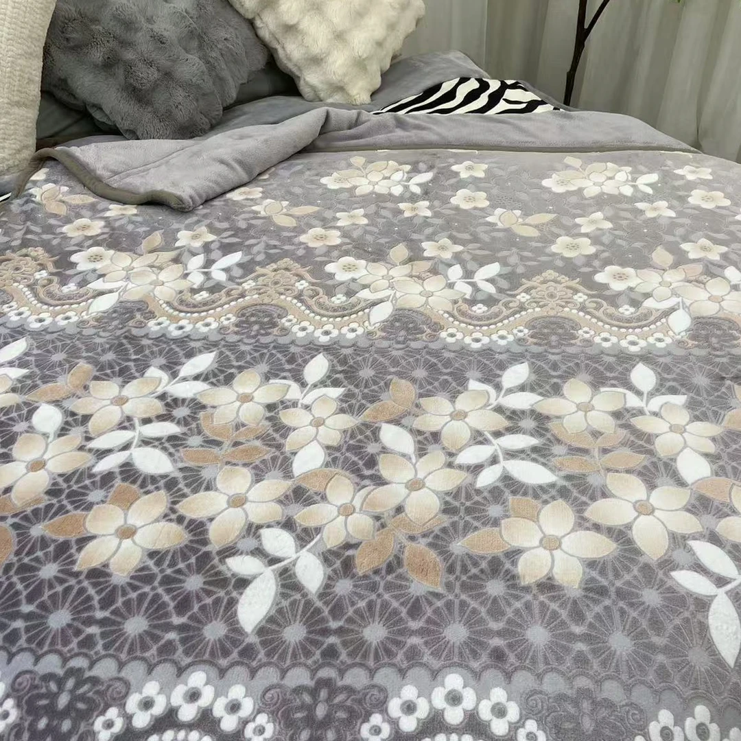 200*230紫色碎花牛奶绒柔软双人可机洗被头被加厚毛毯盖被