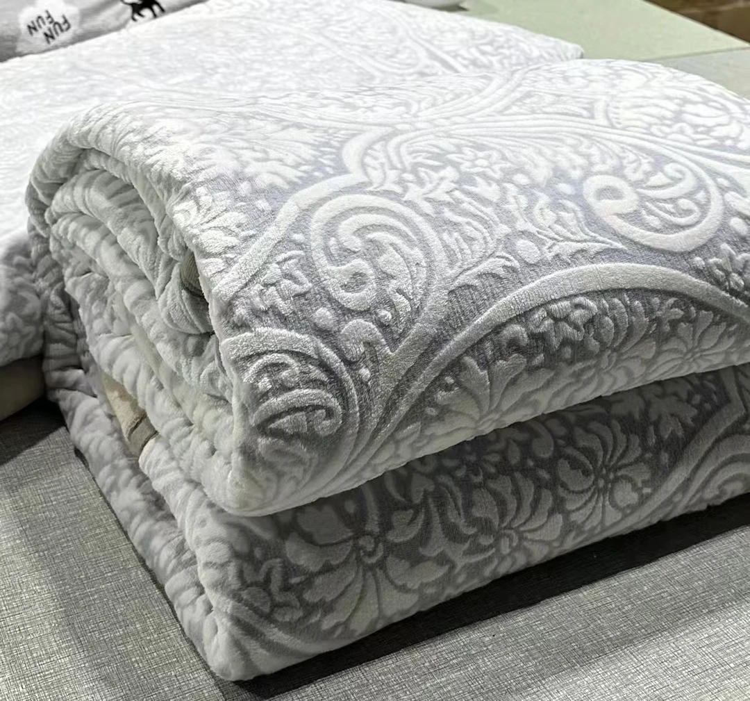 150*200灰色雕花亲肤印花柔软单人双面多功能机洗被头被盖被