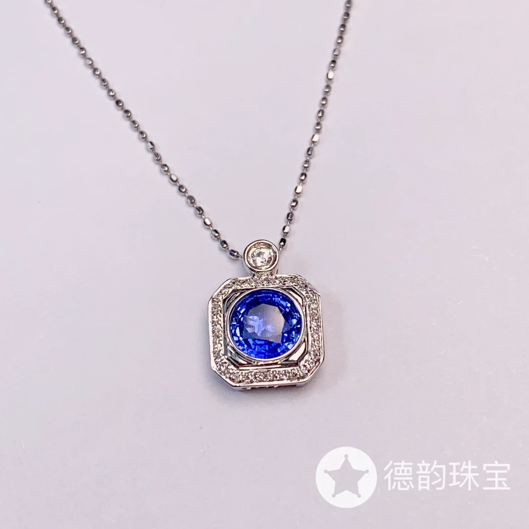 18K金镶嵌蓝宝石项链