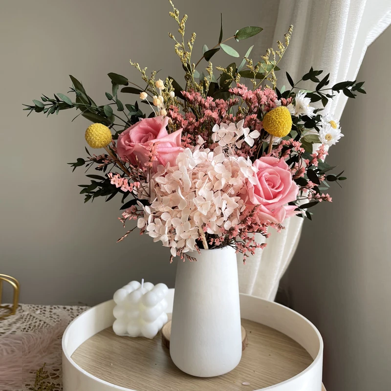 永生花花束产地直销玫瑰尤加利满天星情人草组合会议生日红玫瑰