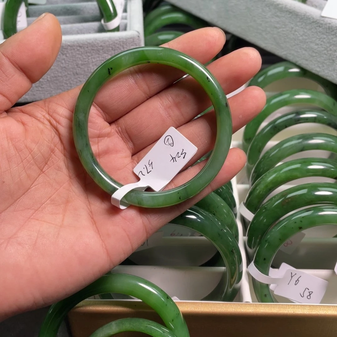 和田玉（碧玉）手镯未镶嵌?****）