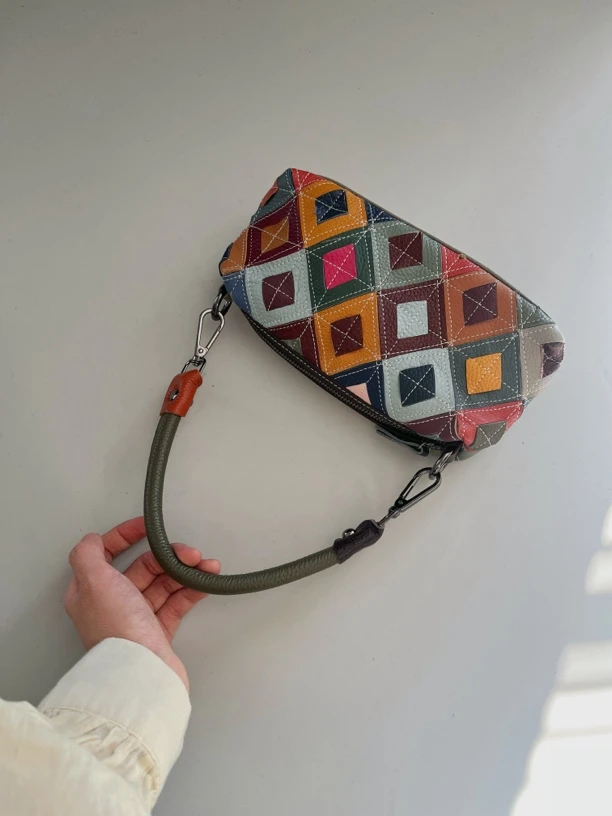 颜色随机 头层牛皮彩色立体菱格法棍包手提单肩斜挎时髦趣味潮流