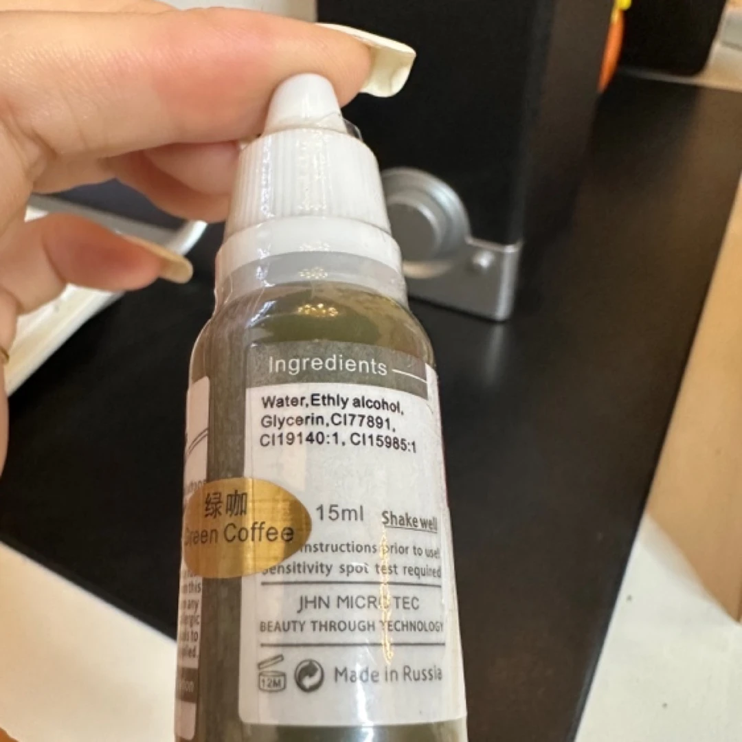 唇色和眼色美妆工具