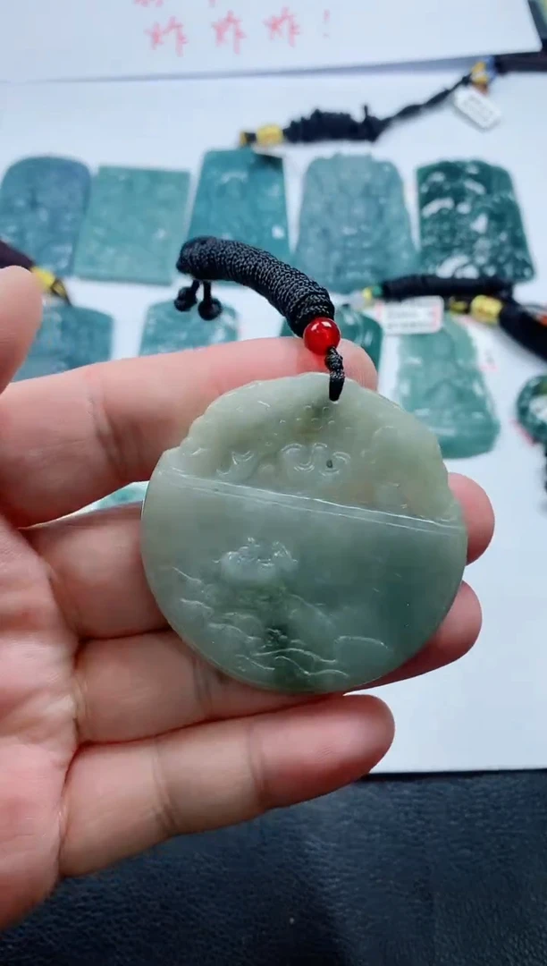 【闪购商品】翡翠颈饰未镶嵌