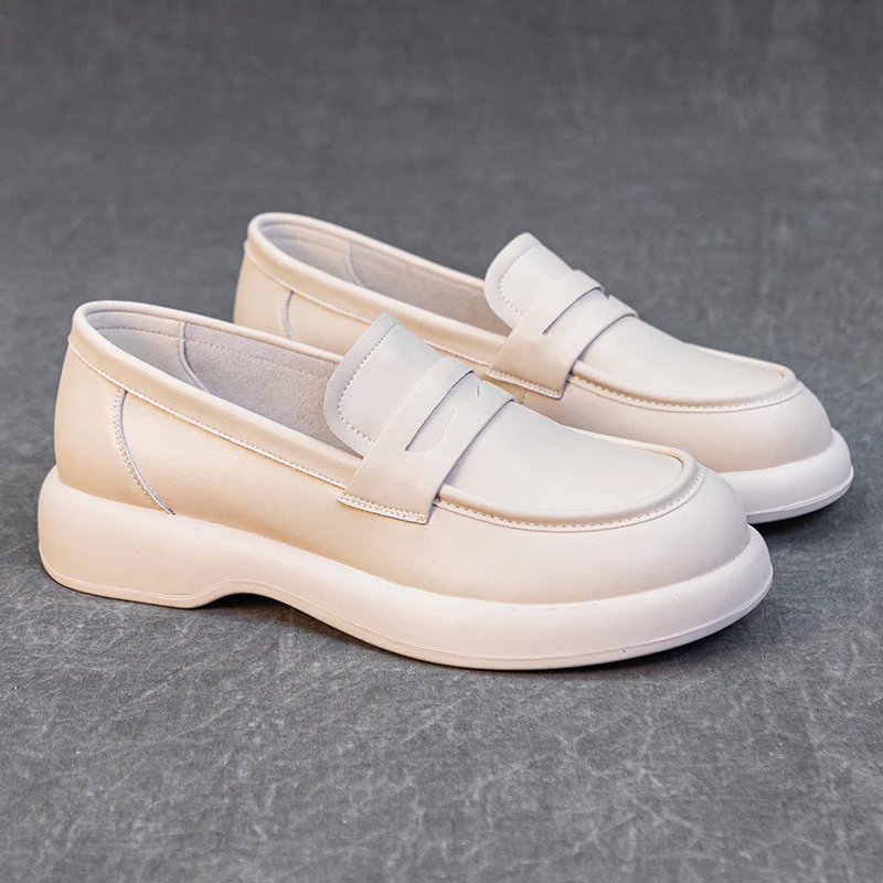 单鞋上班新款百搭黑色软底圆头单里平底软鞋女白色大码女士乐福鞋