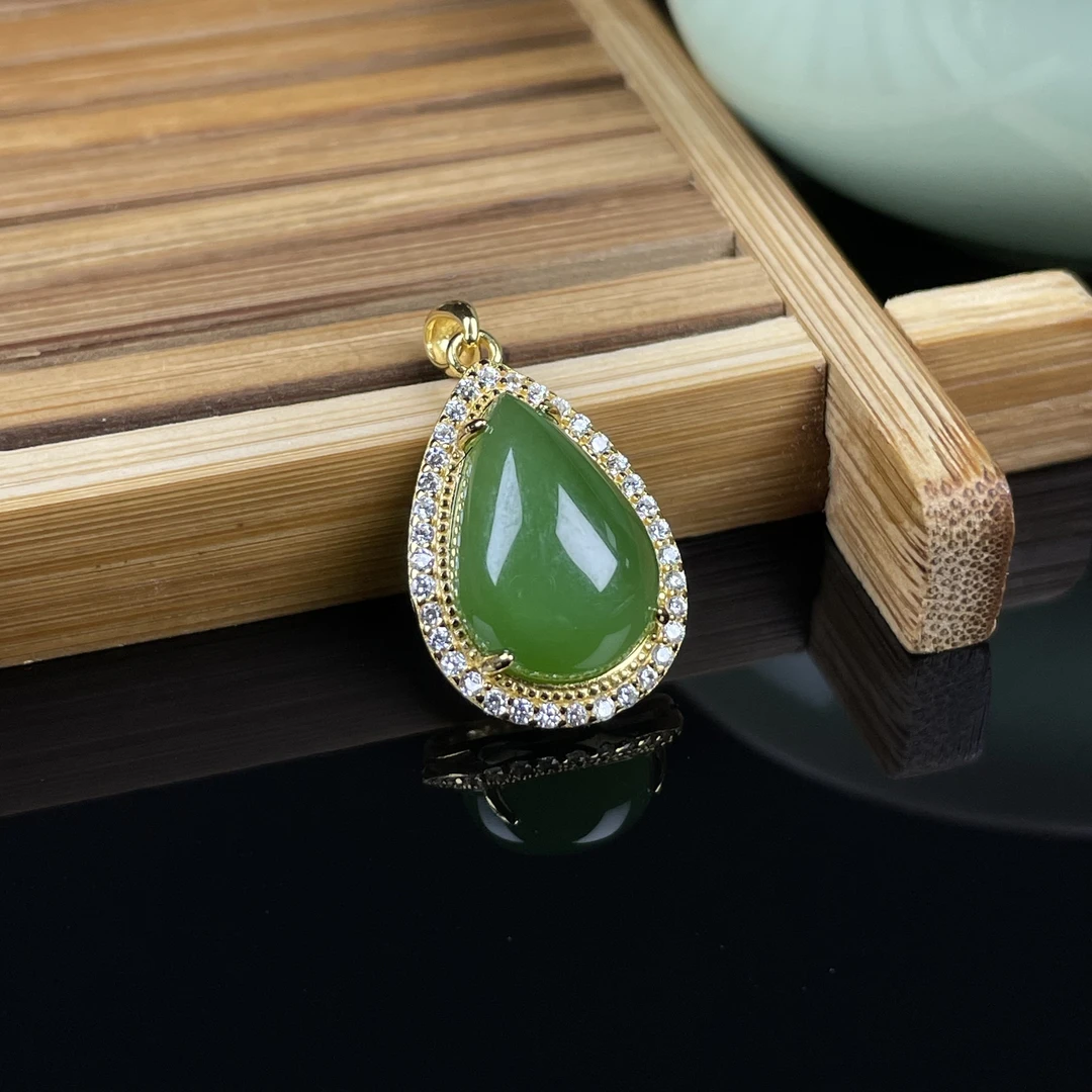 天然和田玉碧玉水滴吊坠S925银镶精美轻奢（约22*14*7mm）多样性发