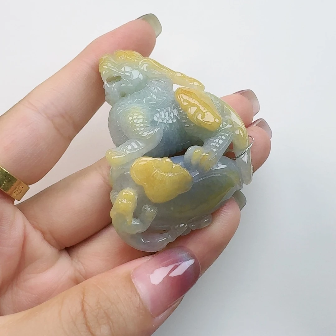 翡翠颈饰未镶嵌黄翡+紫翡貔貅