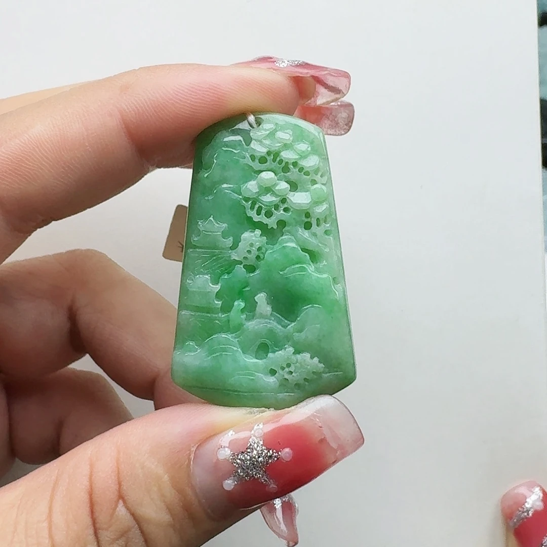 翡翠颈饰未镶嵌山水牌