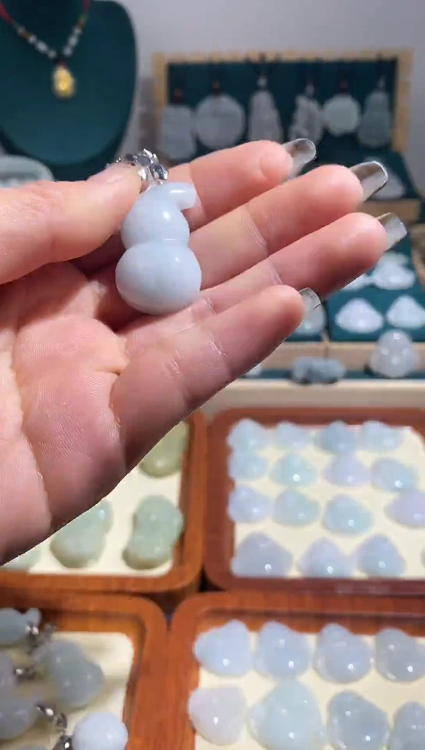 【闪购商品】翡翠颈饰未镶嵌葫芦大