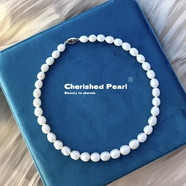 铁合金项链 㵔悦珠宝丝绸质感气质温柔百搭8-9mm米型淡水项链