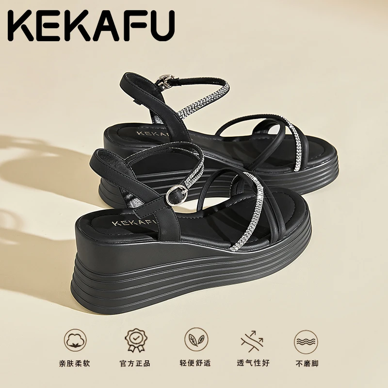 珂卡芙水钻透气性坡跟凉鞋女2025新款夏季露趾仙女风一字带高跟鞋