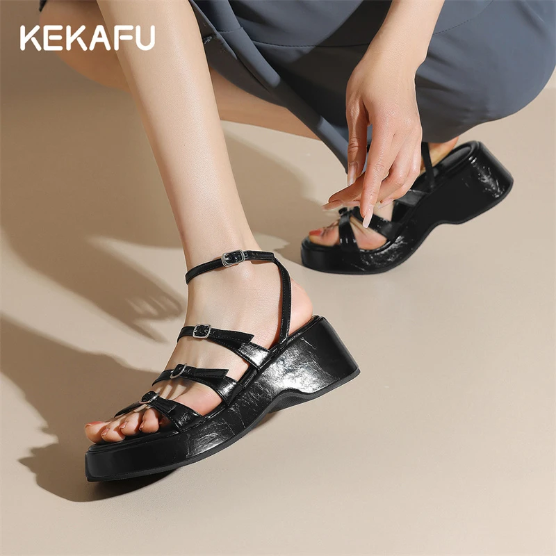 珂卡芙气质凉鞋女配裙子2025新款夏季时尚休闲鞋子厚底百搭沙滩鞋