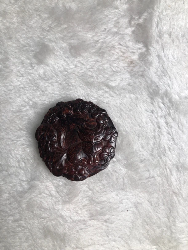 降真香 海南红降土埋玉化料九尾狐吊坠