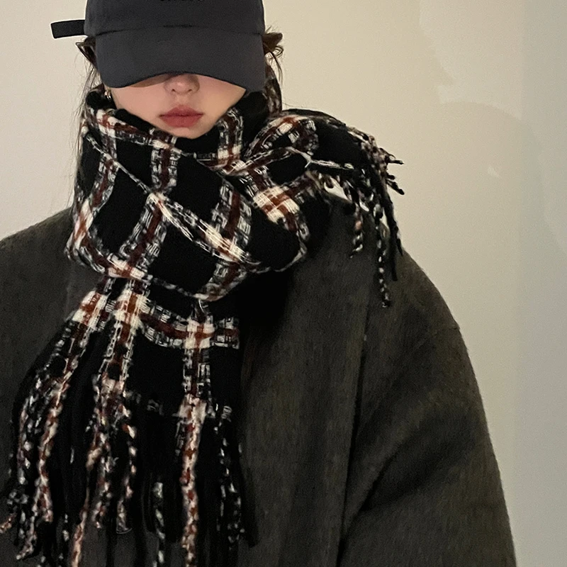 围巾冬季女高级感韩版学生百搭格子围脖黑色披肩2023新款保暖加厚