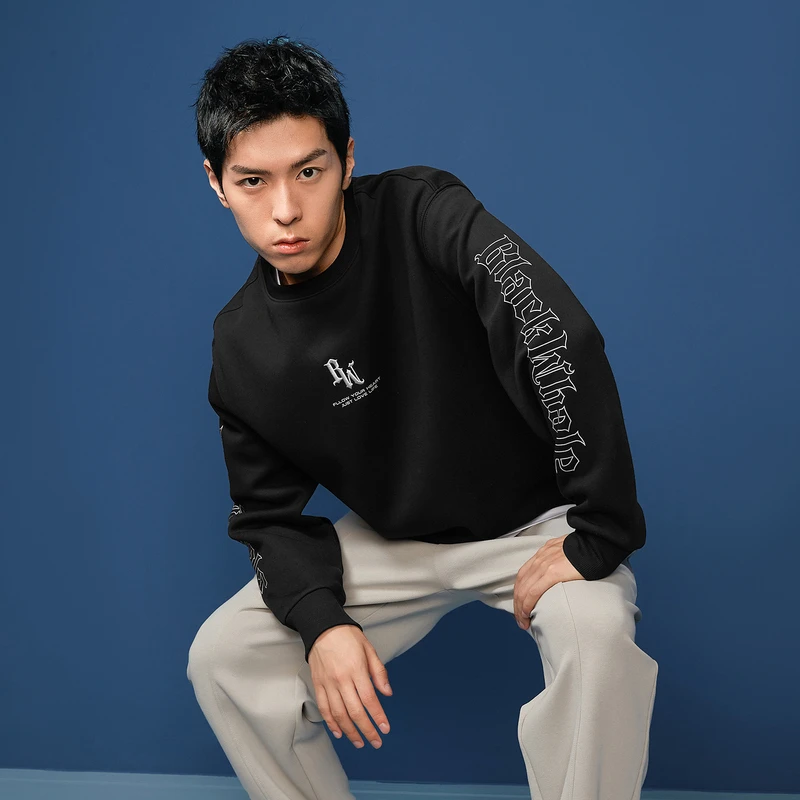 黑鲸海澜之家旗下字母印花宽松卫衣男秋圆领套头上衣男减龄休闲